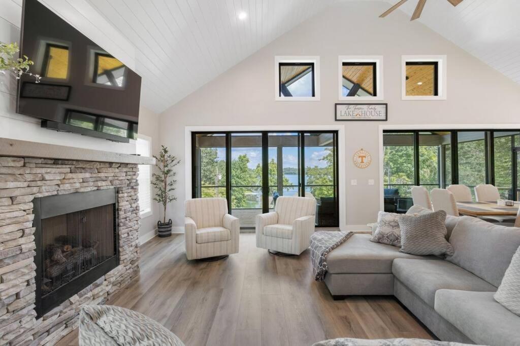 New Home, Dock, Kayaks, Game Room, Water Views Winchester Exterior foto