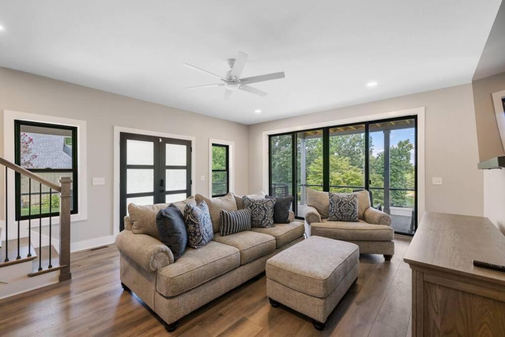 New Home, Dock, Kayaks, Game Room, Water Views Winchester Exterior foto