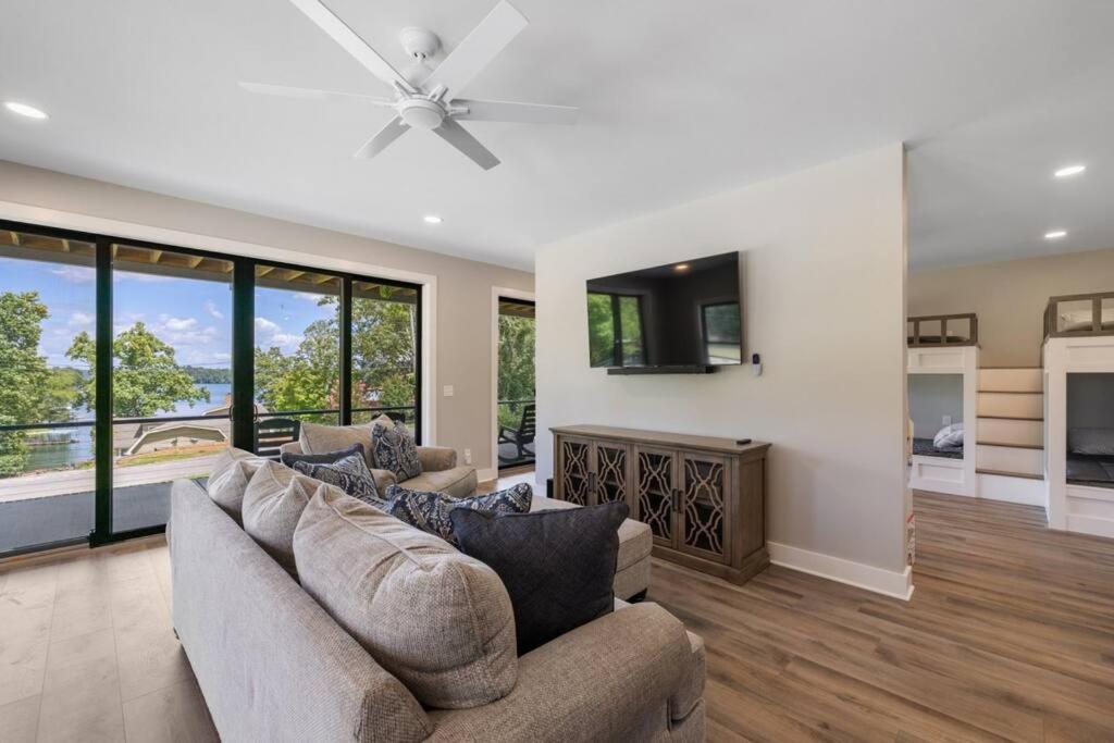 New Home, Dock, Kayaks, Game Room, Water Views Winchester Exterior foto