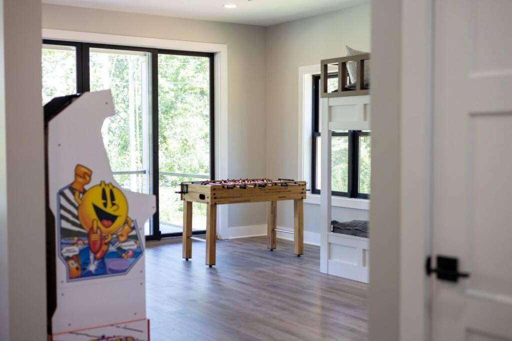 New Home, Dock, Kayaks, Game Room, Water Views Winchester Exterior foto